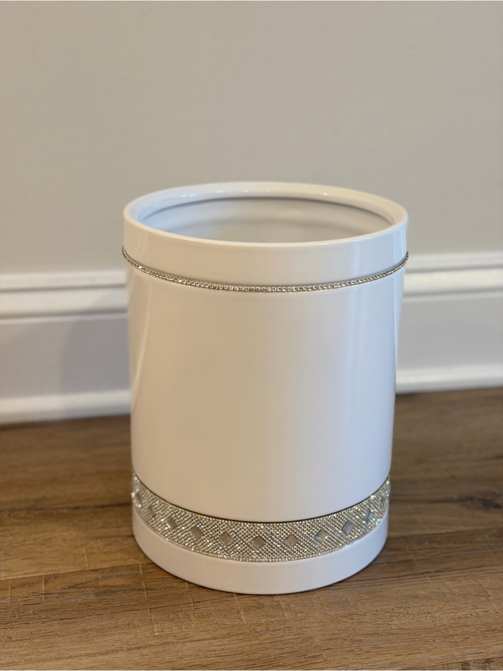 Rachel Zoe White & Silver Glossy Ceramic Bathroom Tumbler, Modern Glam